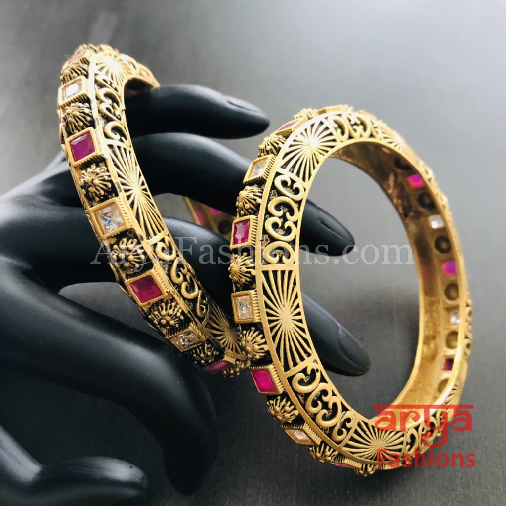 Black Meenakari Kundan Bangles / Rajwadi Kada