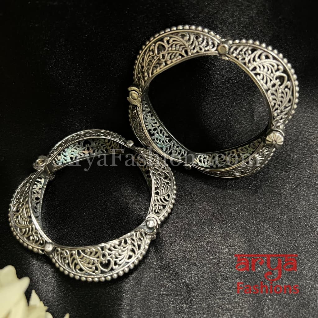 Square Shaped Silver Oxidized Openable Bangles