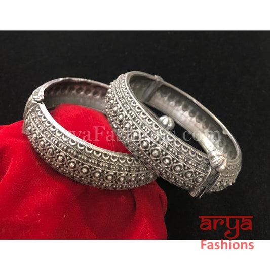 Broad Silver Oxidized Openable Bangles