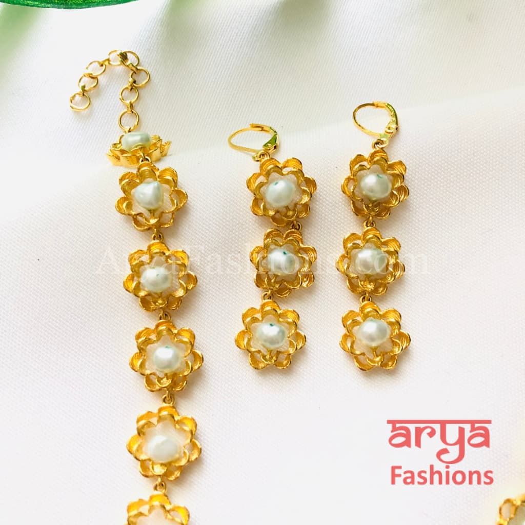 Zara Flower Necklace/Fusion/Indo-Western Necklace/Natural Pearls Necklace